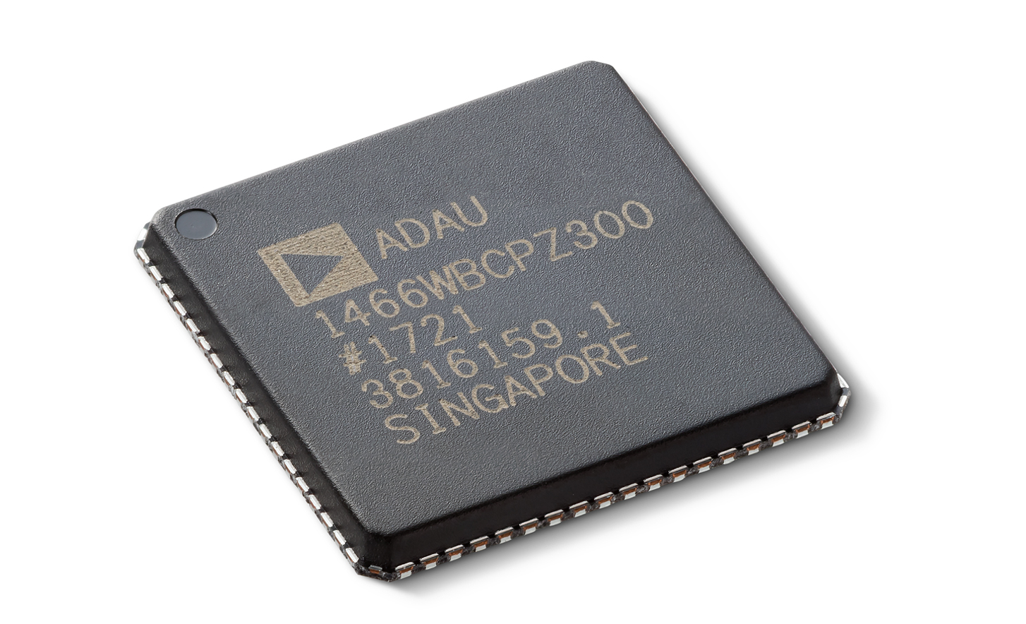 Krupni plan čipa za obradu zvuka uređaja XAV-9550ES